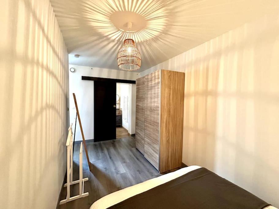Cote Cour - Appartement En Plein Centre-Ville & Proche Des Thermes Rochefort  Luaran gambar