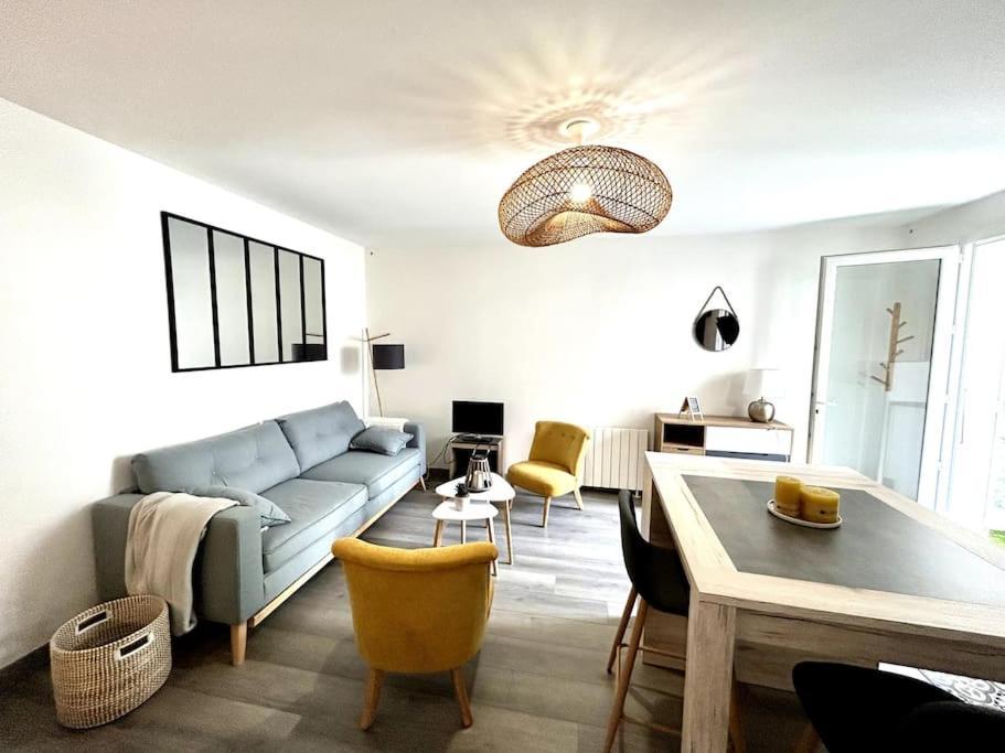 Cote Cour - Appartement En Plein Centre-Ville & Proche Des Thermes Rochefort  Luaran gambar