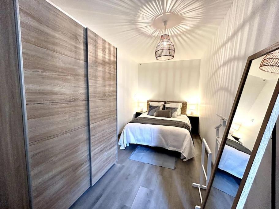 Cote Cour - Appartement En Plein Centre-Ville & Proche Des Thermes Rochefort  Luaran gambar