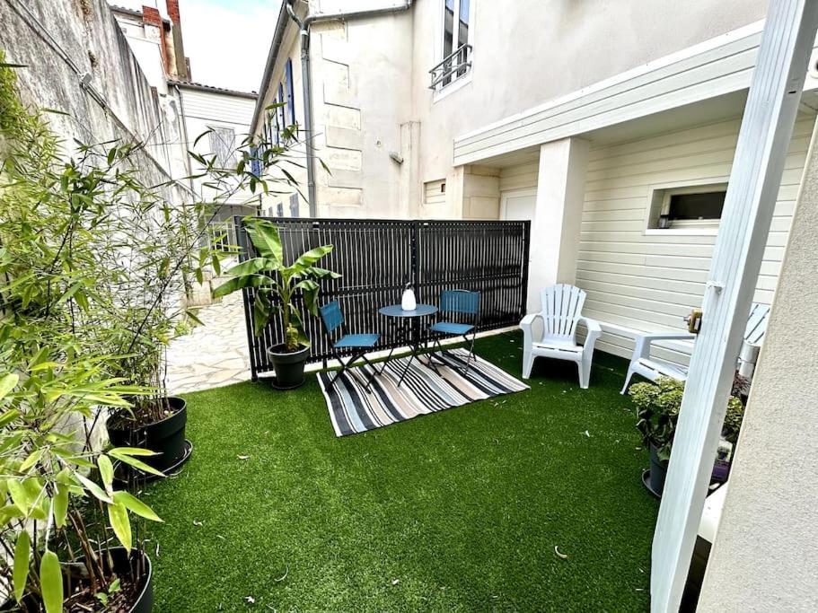 Cote Cour - Appartement En Plein Centre-Ville & Proche Des Thermes Rochefort  Luaran gambar