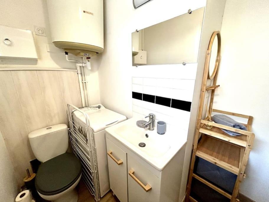 Cote Cour - Appartement En Plein Centre-Ville & Proche Des Thermes Rochefort  Luaran gambar