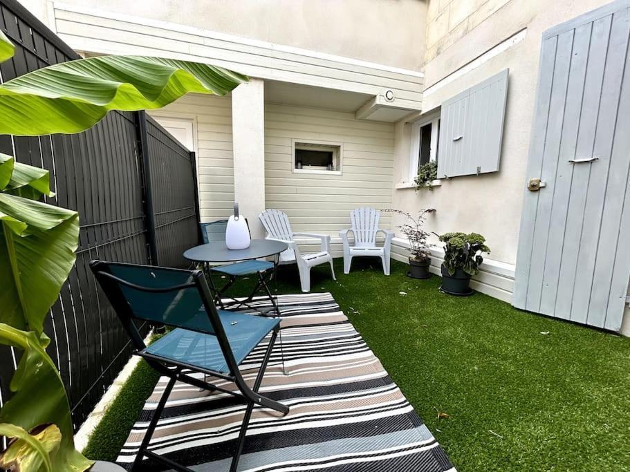 Cote Cour - Appartement En Plein Centre-Ville & Proche Des Thermes Rochefort  Luaran gambar