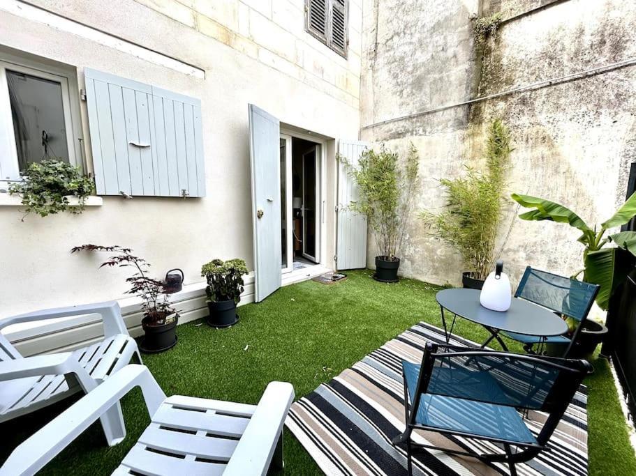 Cote Cour - Appartement En Plein Centre-Ville & Proche Des Thermes Rochefort  Luaran gambar